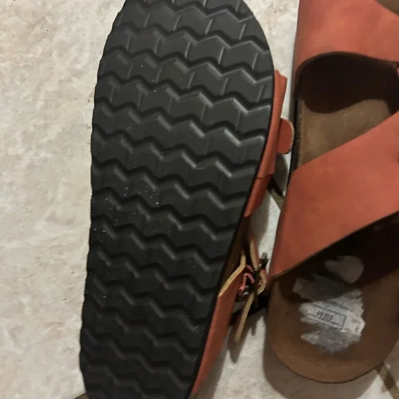 Sandals , size 5 1/2M - Picture 3 of 4